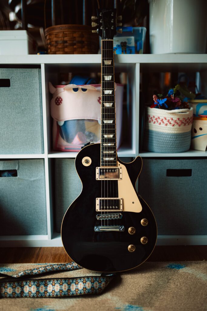 Gibson Les Paul Contudo neste artigo, queremos que conheça os modelos de guitarra mais populares, suas características e como eles evoluíram ao longo do tempo.